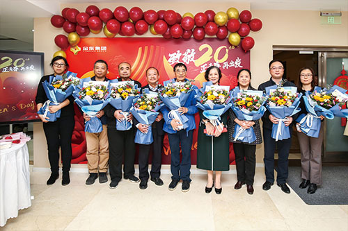 1731408513661373.jpg 1680832855430489.jpg